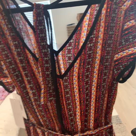 Super cool jumpsuit, flattering and on point - Picture 5 of 6